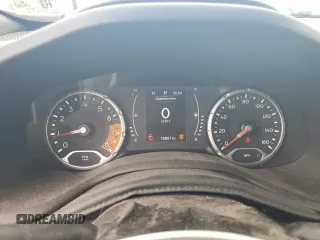 2020 Jeep Renegade Latitude with VIN ZACNJBBB2LPL39688, listed as a Copart auction lot 61492495 with 76,857 mi miles and Salvage title. Bid and sale history available at DreamBid. Image 9.