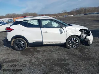 2018 Nissan Kicks SR with VIN 3N1CP5CU9JL531323, listed as a IAAI auction lot 41619636 with 105,146 mi miles. Bid and sale history available at carsss.com. Image 13.