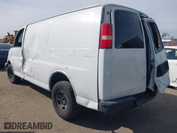 2007 GMC Savana Cargo with VIN 1GTGG25VX71150759, listed as a IAAI auction lot 41657033 with 237,546 mi miles. Bid and sale history available at carsss.com. Image 3.