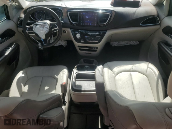 2017 Chrysler Pacifica Touring L with VIN 2C4RC1BG7HR551641, listed as a Copart auction lot 51810185 with 66,860 mi miles and Salvage Title. Bid and sale history available at DreamBid. Image 8.