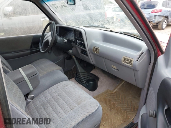 1993 Ford Ranger STX z VIN 1FTCR14X4PPB32017, wystawiony jako IAAI lot #41960294 z przebiegiem 50 331 mil mil oraz . Historia ofert i sprzedaży dostępna na DreamBid. Obrazek 5.