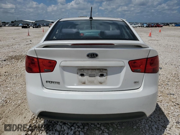 2013 Kia Forte EX with VIN KNAFU4A20D5732818, listed as a Copart auction lot 54241875 with 179,055 mi miles and Clean Title. Bid and sale history available at carsss.com. Image 6.