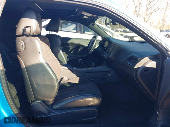 2019 Dodge Challenger R/T Scat Pack Widebody z VIN 2C3CDZFJ0KH552252, wystawiony jako IAAI lot #41662399 z przebiegiem 63 337 mil mil oraz . Historia ofert i sprzedaży dostępna na DreamBid. Obrazek 5.