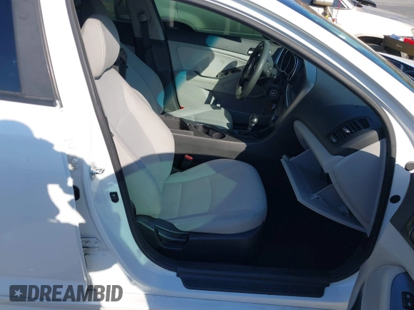 2015 Kia Optima LX with VIN 5XXGM4A71FG402624, listed as a IAAI auction lot 40493003 with 100,237 mi miles. Bid and sale history available at carsss.com. Image 5.