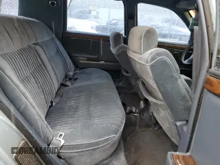 1989 Chrysler New Yorker z VIN 1C3BC4632KD549983, wystawiony jako Copart lot #44415435 z przebiegiem 44 683 mil mil oraz Szkody całkowita. Historia ofert i sprzedaży dostępna na DreamBid. Obrazek 10.