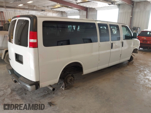 2017 Chevrolet Express Passenger LT с VIN 1GAZGPFG7H1336632, выставлен на аукционе IAAI как лот 42682488 с пробегом 91 639 миль миль и . История ставок и продаж доступна на DreamBid. Изображение 4.
