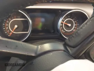 2021 Jeep Wrangler Unlimited Sport S z VIN 1C4HJXDG5MW744101, wystawiony jako IAAI lot #41258885 z przebiegiem Nie podano mil oraz . Historia ofert i sprzedaży dostępna na DreamBid. Obrazek 7.