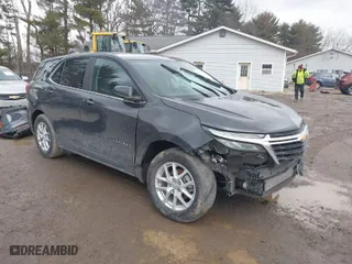 2022 Chevrolet Equinox LT with VIN 2GNAXKEV7N6123669, listed as a IAAI auction lot 41674374 with 33,400 mi miles. Bid and sale history available at carsss.com. Image 1.