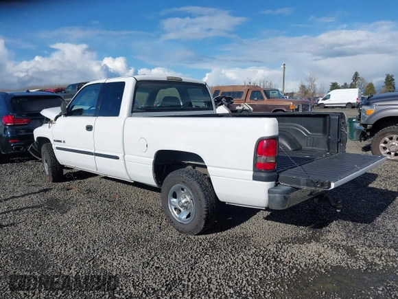 2001 Dodge 1500 z VIN 3B7HC12Y61G163039, wystawiony jako IAAI lot #41798694 z przebiegiem 94 609 mil mil oraz . Historia ofert i sprzedaży dostępna na DreamBid. Obrazek 3.