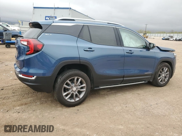 2024 GMC Terrain SLT z VIN 3GKALVEGXRL196080, wystawiony jako Copart lot #54784105 z przebiegiem Nie podano mil oraz Szkoda całkowita • Salvage title. Historia ofert i sprzedaży dostępna na DreamBid. Obrazek 3.