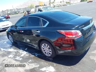 2014 Nissan Altima 2.5 S with VIN 1N4AL3AP9EC161127, listed as a IAAI auction lot 42190370 with 139,176 mi miles. Bid and sale history available at carsss.com. Image 3.