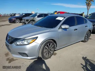 2018 Nissan Altima 2.5 SR with VIN 1N4AL3AP8JC245126, listed as a IAAI auction lot 41703017 with 101,292 mi miles. Bid and sale history available at carsss.com. Image 18.
