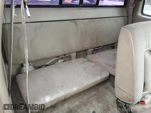 1996 Toyota T100 DX z VIN JT4TN12D2T0026690, wystawiony jako Copart lot #52937955 z przebiegiem 287 729 mil mil oraz Tytuł czysty. Historia ofert i sprzedaży dostępna na DreamBid. Obrazek 10.
