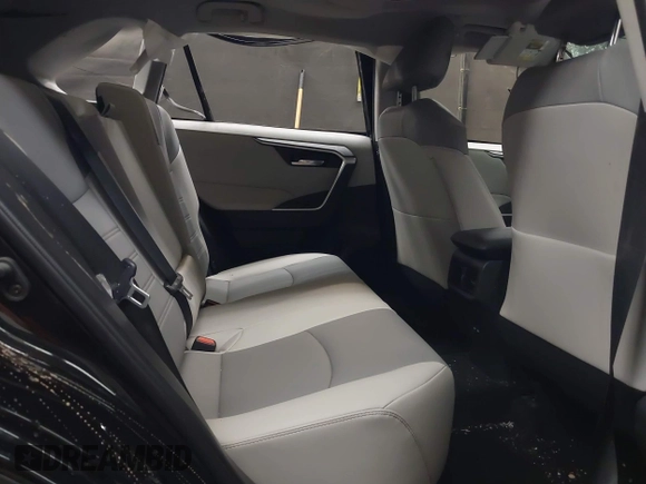 2024 Toyota RAV4 XLE Premium with VIN 2T3A1RFV3RC405031, listed as a IAAI auction lot 41977587 with 9,272 mi miles and . Bid and sale history available at DreamBid. Image 8.