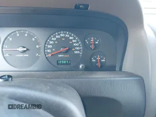 2000 Jeep Grand Cherokee Laredo с VIN 1J4GW48N4YC405075, выставлен на аукционе IAAI как лот 42600328 с пробегом 129 871 миль миль и . История ставок и продаж доступна на DreamBid. Изображение 15.