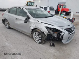 2013 Nissan Altima 2.5 S with VIN 1N4AL3AP3DC255289, listed as a IAAI auction lot 41938965 with 212,727 mi miles. Bid and sale history available at carsss.com. Image 1.