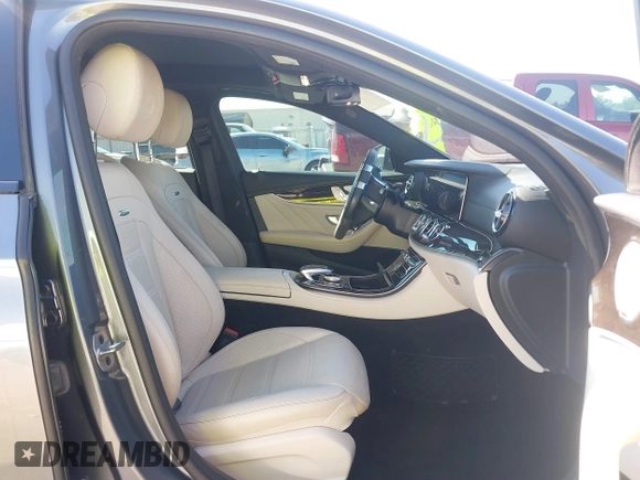 2019 Mercedes-Benz E 63 S AMG with VIN WDDZF8KB2KA553755, listed as a IAAI auction lot 40545473 with 51,458 mi miles and . Bid and sale history available at DreamBid. Image 5.