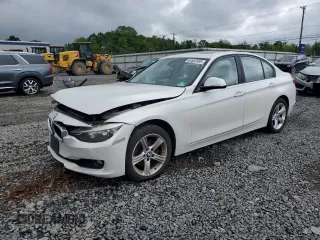 2015 BMW 3 Series 328i xDrive z VIN WBA3B5C58FF962349, wystawiony jako Copart lot #57856995 z przebiegiem 74 821 mil mil oraz Szkoda całkowita • Salvage title. Historia ofert i sprzedaży dostępna na DreamBid. Obrazek 1.