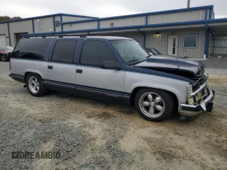 1994 GMC Suburban z VIN 1GKEC16K4RJ762562, wystawiony jako Copart lot #81242184 z przebiegiem 182 583 mil mil oraz Szkoda całkowita • Salvage title. Historia ofert i sprzedaży dostępna na DreamBid. Obrazek 4.