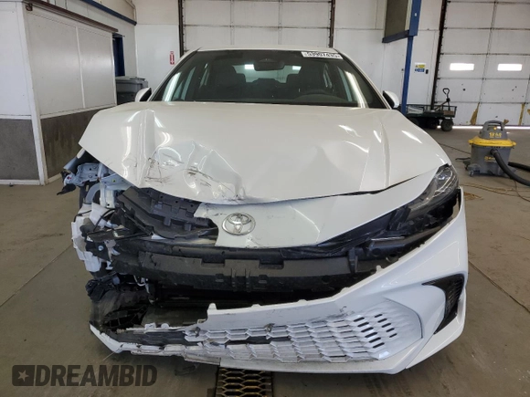 2025 Toyota Camry LE with VIN 4T1DAACK1SU508776, listed as a Copart auction lot 53907435 with 15,472 mi miles and Salvage Title. Bid and sale history available at carsss.com. Image 5.