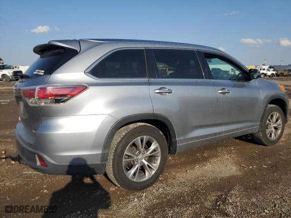2014 Toyota Highlander XLE with VIN 5TDKKRFH8ES034339, listed as a Copart auction lot 49213015 with 115,317 mi miles and Salvage Title. Bid and sale history available at carsss.com. Image 3.