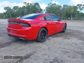 2016 Dodge Charger SXT z VIN 2C3CDXHG2GH132909, wystawiony jako IAAI lot #41918228 z przebiegiem 111 988 mil mil oraz . Historia ofert i sprzedaży dostępna na DreamBid. Obrazek 4.