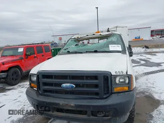 2006 Ford F-350 XL z VIN 1FDSF34506EA60799, wystawiony jako IAAI lot #41407388 z przebiegiem 156 101 mil mil oraz . Historia ofert i sprzedaży dostępna na DreamBid. Obrazek 12.