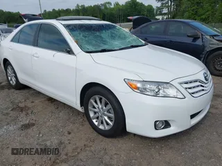 2011 Toyota Camry LE z VIN 4T1BF3EKXBU652246, wystawiony jako IAAI lot #42114078 z przebiegiem 158 680 mil mil oraz . Historia ofert i sprzedaży dostępna na DreamBid. Obrazek 1.