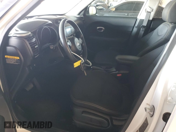 2016 Kia Soul + z VIN KNDJP3A55G7323408, wystawiony jako Copart lot #57356315 z przebiegiem 120 658 mil mil oraz Czysty tytuł • Clean title. Historia ofert i sprzedaży dostępna na DreamBid. Obrazek 7.