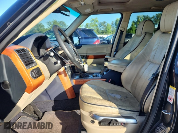 2010 Land Rover Range Rover HSE Lux with VIN SALMF1D46AA323511, listed as a Copart auction lot 64715855 with 143,029 mi miles and Clean title. Bid and sale history available at DreamBid. Image 7.