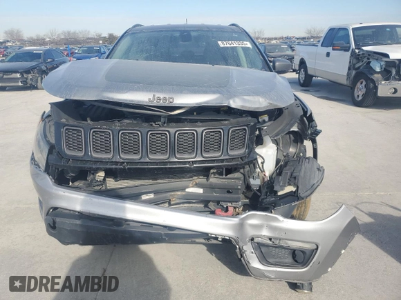 2020 Jeep Compass Trailhawk z VIN 3C4NJDDB0LT207825, wystawiony jako Copart lot #87641335 z przebiegiem Nie podano mil oraz Szkoda całkowita • Salvage title. Historia ofert i sprzedaży dostępna na DreamBid. Obrazek 5.
