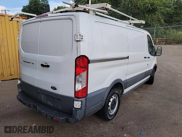 2017 Ford Transit с VIN 1FTYE1YM6HKA73827, выставлен на аукционе IAAI как лот 42838292 с пробегом 246 480 миль миль и . История ставок и продаж доступна на DreamBid. Изображение 7.