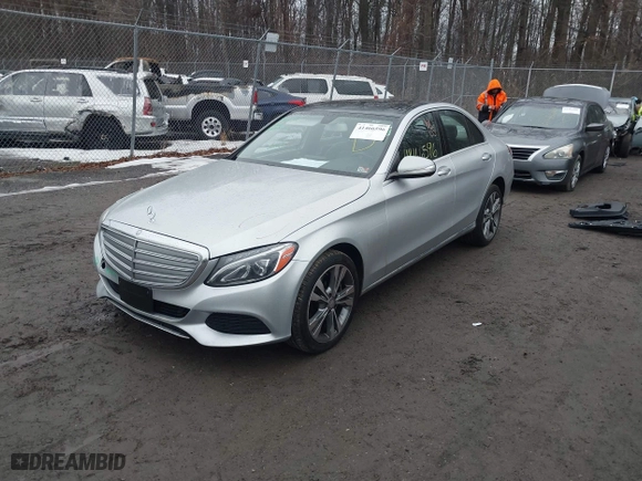2015 Mercedes-Benz C-Class C 300 Luxury with VIN 55SWF4KB3FU066856, listed as a IAAI auction lot 41466596 with 140,030 mi miles. Bid and sale history available at carsss.com. Image 18.
