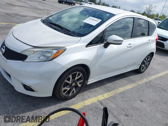 2015 Nissan Note SR z VIN 3N1CE2CP3FL399892, wystawiony jako IAAI lot #42186661 z przebiegiem 83 324 mil mil oraz . Historia ofert i sprzedaży dostępna na DreamBid. Obrazek 2.