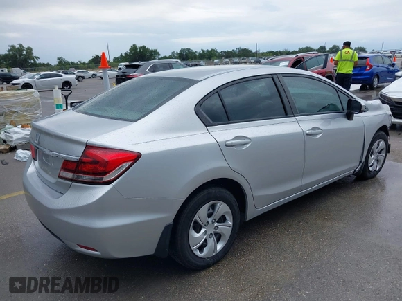 2015 Honda Civic LX z VIN 2HGFB2F55FH553395, wystawiony jako IAAI lot #42190166 z przebiegiem 113 416 mil mil oraz . Historia ofert i sprzedaży dostępna na DreamBid. Obrazek 4.