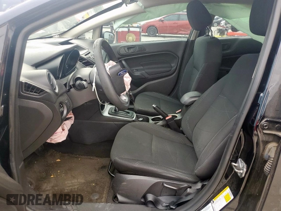 2018 Ford Fiesta SE z VIN 3FADP4BJ8JM134544, wystawiony jako Copart lot #58231305 z przebiegiem Nie podano mil oraz Tytuł czysty. Historia ofert i sprzedaży dostępna na DreamBid. Obrazek 7.