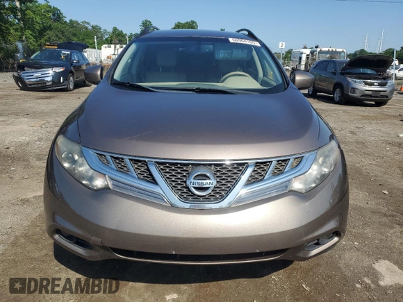 2014 Nissan Murano SV z VIN JN8AZ1MU1EW413485, wystawiony jako Copart lot #60904105 z przebiegiem 139 821 mil mil oraz Czysty tytuł • Clean title. Historia ofert i sprzedaży dostępna na DreamBid. Obrazek 5.