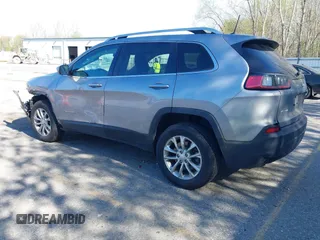 2019 Jeep Cherokee Latitude z VIN 1C4PJMCB2KD194252, wystawiony jako IAAI lot #42159369 z przebiegiem 110 653 mil mil oraz . Historia ofert i sprzedaży dostępna na DreamBid. Obrazek 3.