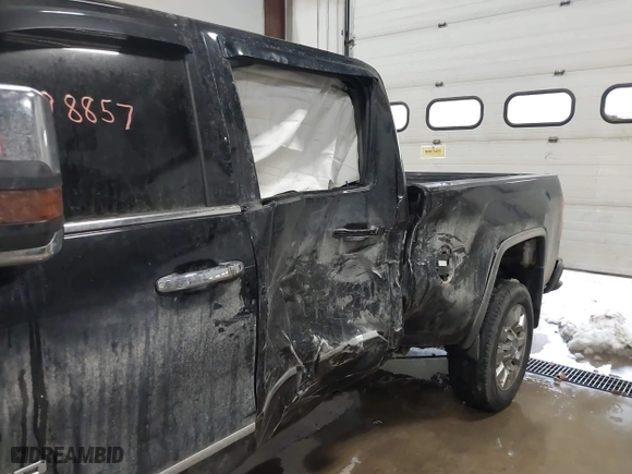 2017 GMC Sierra 2500HD Denali with VIN 1GT12UEY1HF212175, listed as a IAAI auction lot 40998857 with 80,297 mi miles. Bid and sale history available at carsss.com. Image 6.