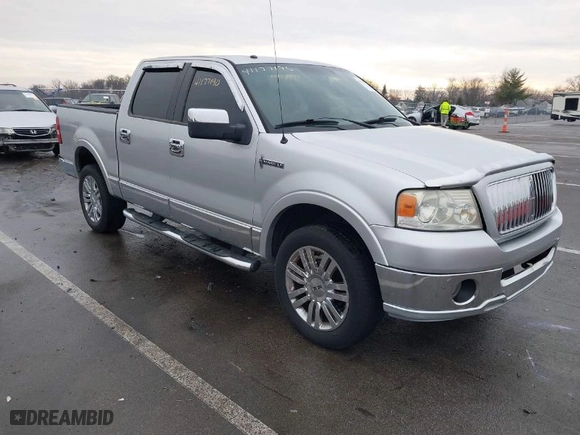 2006 Lincoln Mark LT with VIN 5LTPW18516FJ14952, listed as a IAAI auction lot 41177190 with 0 mi miles. Bid and sale history available at carsss.com. Image 1.