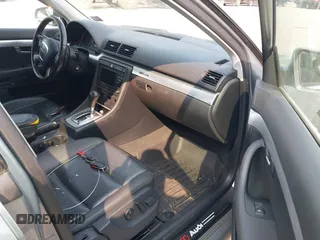 2008 Audi A4 2.0T z VIN WAUDF78E08A101745, wystawiony jako IAAI lot #42432878 z przebiegiem 206 370 mil mil oraz . Historia ofert i sprzedaży dostępna na DreamBid. Obrazek 5.