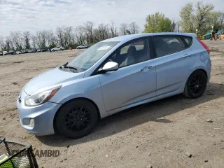 2012 Hyundai Accent SE z VIN KMHCU5AE6CU031786, wystawiony jako Copart lot #52951405 z przebiegiem 182 801 mil mil oraz Czysty tytuł • Clean title. Historia ofert i sprzedaży dostępna na DreamBid. Obrazek 1.
