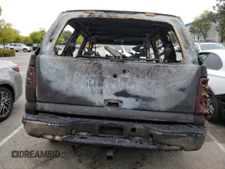 2005 GMC Yukon SLT z VIN 1GKEC13T25J236664, wystawiony jako Copart lot #51298885 z przebiegiem Nie podano mil oraz Nie do naprawy • Non repairable. Historia ofert i sprzedaży dostępna na DreamBid. Obrazek 6.