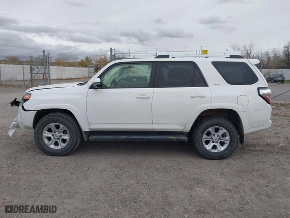 2020 Toyota 4Runner SR5 with VIN JTEBU5JR8L5758906, listed as a IAAI auction lot 40790726 with 69,848 mi miles. Bid and sale history available at carsss.com. Image 14.