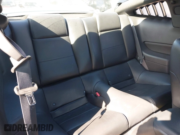 2008 Ford Mustang Deluxe with VIN 1ZVHT80NX85135471, listed as a IAAI auction lot 41985289 with 148,952 mi miles. Bid and sale history available at carsss.com. Image 8.
