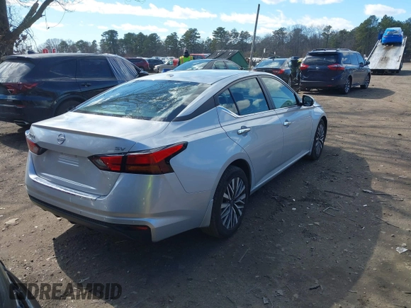 2023 Nissan Altima SV z VIN 1N4BL4DV3PN332952, wystawiony jako IAAI lot #41731261 z przebiegiem 16 720 mil mil oraz . Historia ofert i sprzedaży dostępna na DreamBid. Obrazek 4.