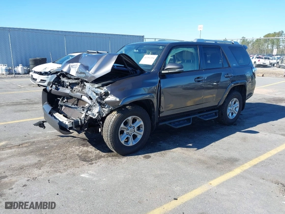 2017 Toyota 4Runner SR5 with VIN JTEZU5JR7H5154009, listed as a IAAI auction lot 41351354 with 127,781 mi miles. Bid and sale history available at carsss.com. Image 2.