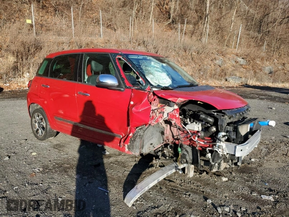 2014 FIAT 500L Lounge with VIN ZFBCFACH8EZ018710, listed as a Copart auction lot 84325754 with 49,445 mi miles and Salvage Title. Bid and sale history available at carsss.com. Image 4.