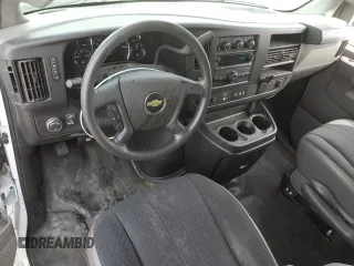 2021 Chevrolet Express Cargo z VIN 1GCWGAF78M1259125, wystawiony jako Copart lot #58451345 z przebiegiem 52 544 mil mil oraz Szkody całkowita. Historia ofert i sprzedaży dostępna na DreamBid. Obrazek 8.