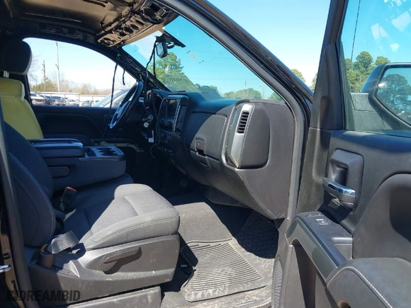 2018 Chevrolet Silverado 1500 LT with VIN 3GCPCREC2JG632203, listed as a IAAI auction lot 41759355 with 75,729 mi miles. Bid and sale history available at carsss.com. Image 5.